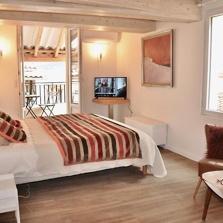 Les Chambres Tropeziennes Sanary-sur-Mer Bagian luar foto