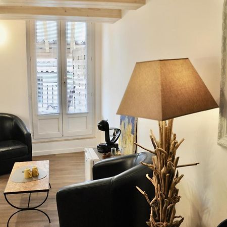 Les Chambres Tropeziennes Sanary-sur-Mer Bagian luar foto