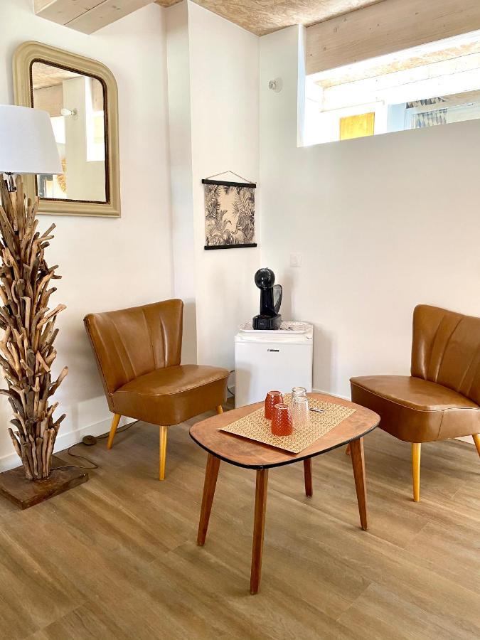 Les Chambres Tropeziennes Sanary-sur-Mer Bagian luar foto