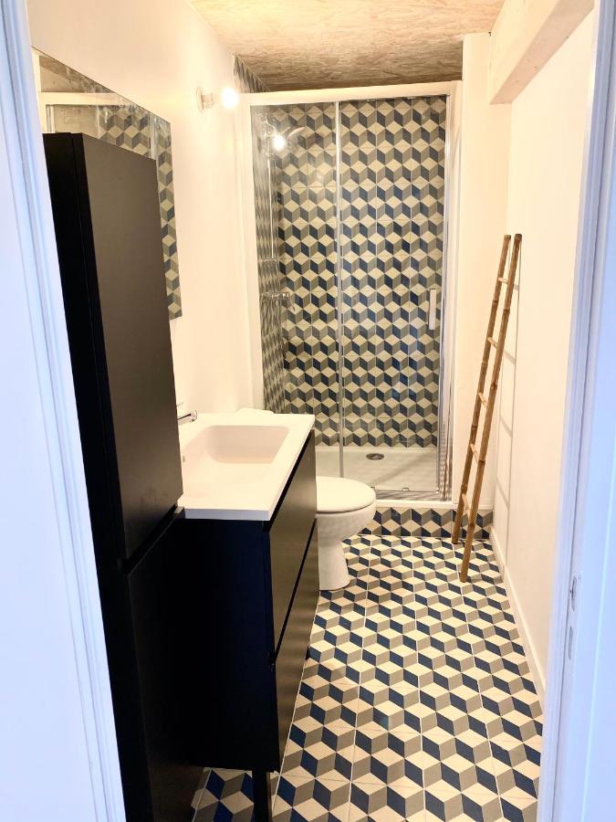 Les Chambres Tropeziennes Sanary-sur-Mer Bagian luar foto