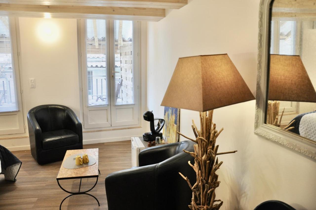 Les Chambres Tropeziennes Sanary-sur-Mer Bagian luar foto
