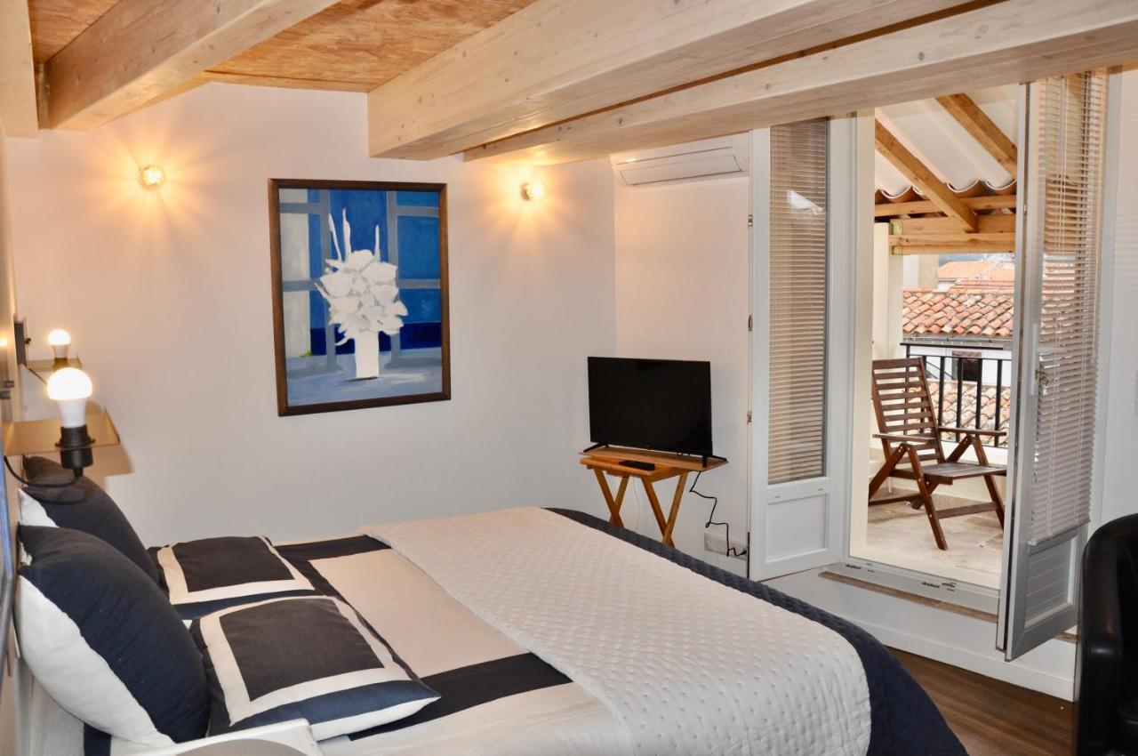 Les Chambres Tropeziennes Sanary-sur-Mer Bagian luar foto